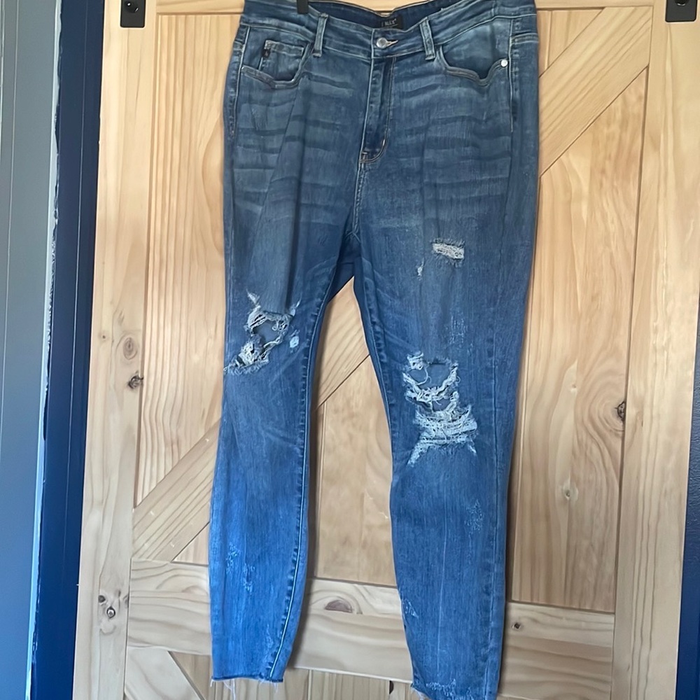 Judy Blue Skinny Fit Women's Mid-Rise Distressed Raw Hem Jeans Size 20W
